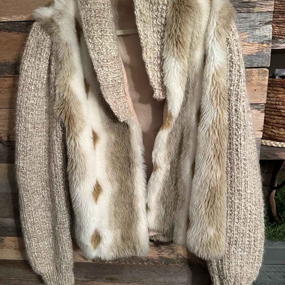 Elegant Beige Faux Fur Women's sweater coat